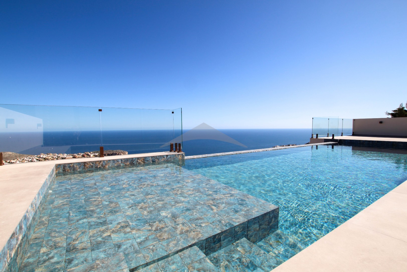 Una villa con excepcionales vistas al mar, Cumble Del Sol