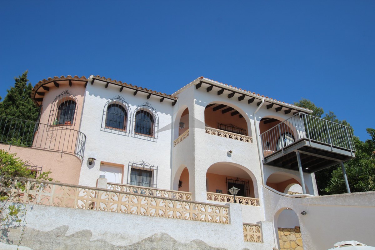 Villa with panoramic sea view in Moraira