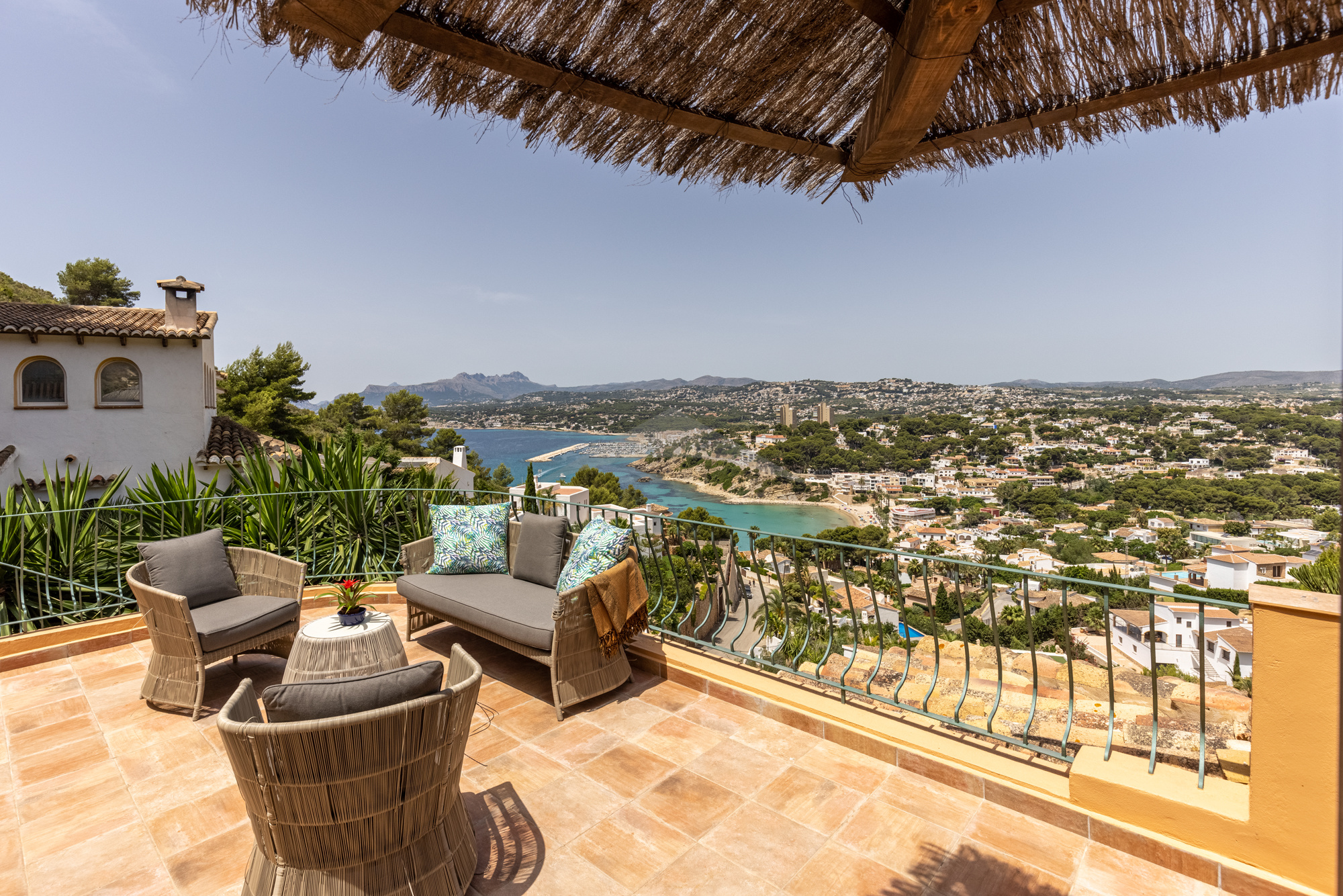 Charming villa for sale in El Portet with magnificent sea views